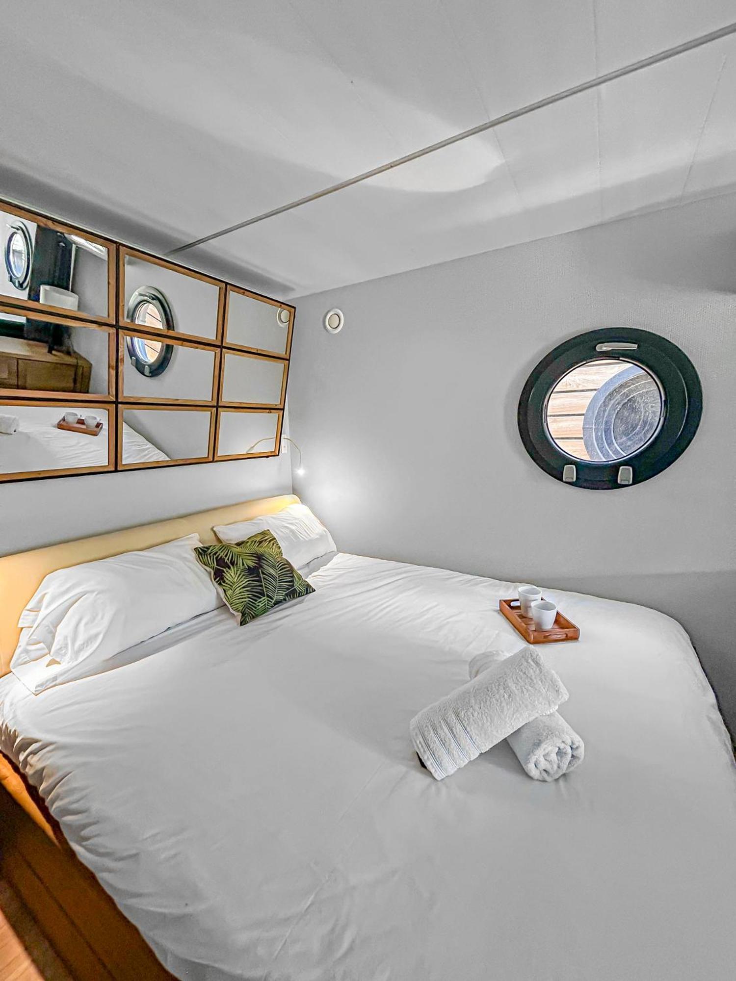 Hotel Sejour Unique Sur Un Bateau "Marius" Vauvert Exterior foto